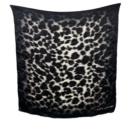 Marc Jacobs square scarf. A605 - Picture 2 of 3